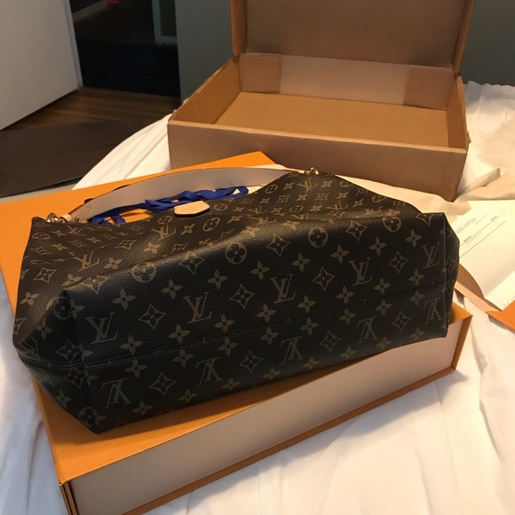 Louis Vuitton Graceful Monogram Pivoine Interior - Picture 7 of 8